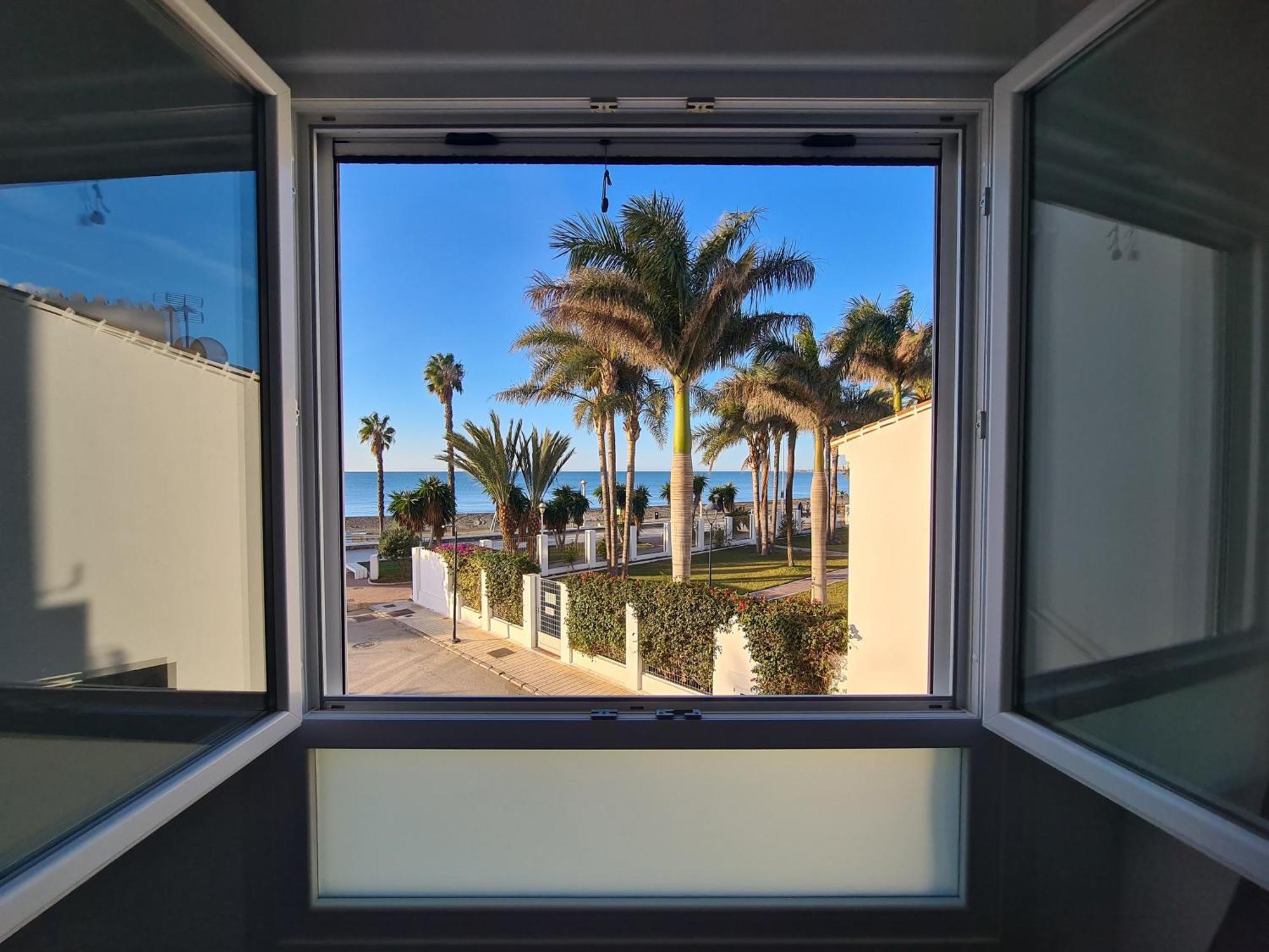 Beach Panorama Caleta 발리타드벨레즈 외부 사진