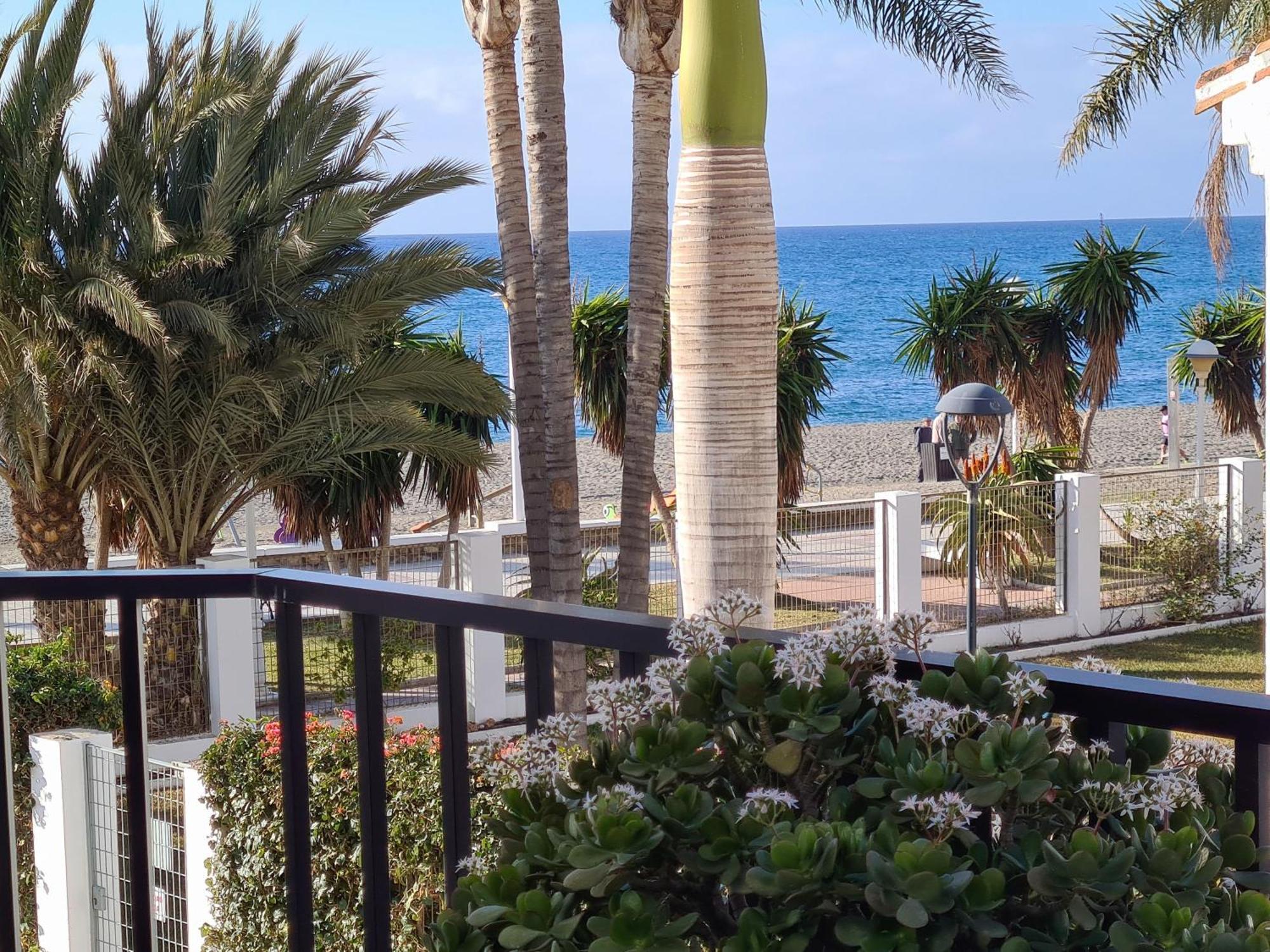 Beach Panorama Caleta 발리타드벨레즈 외부 사진
